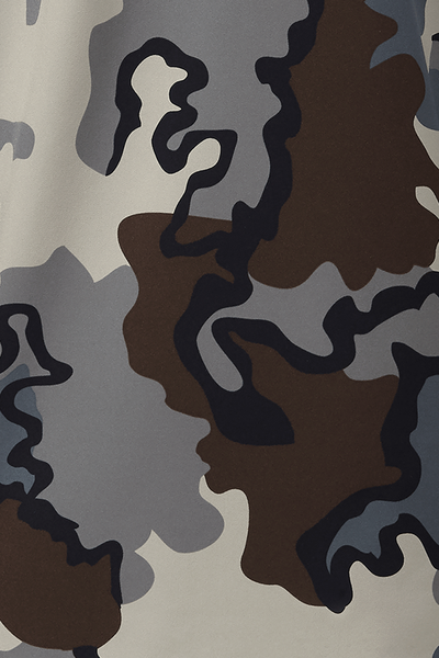 Vias camouflage